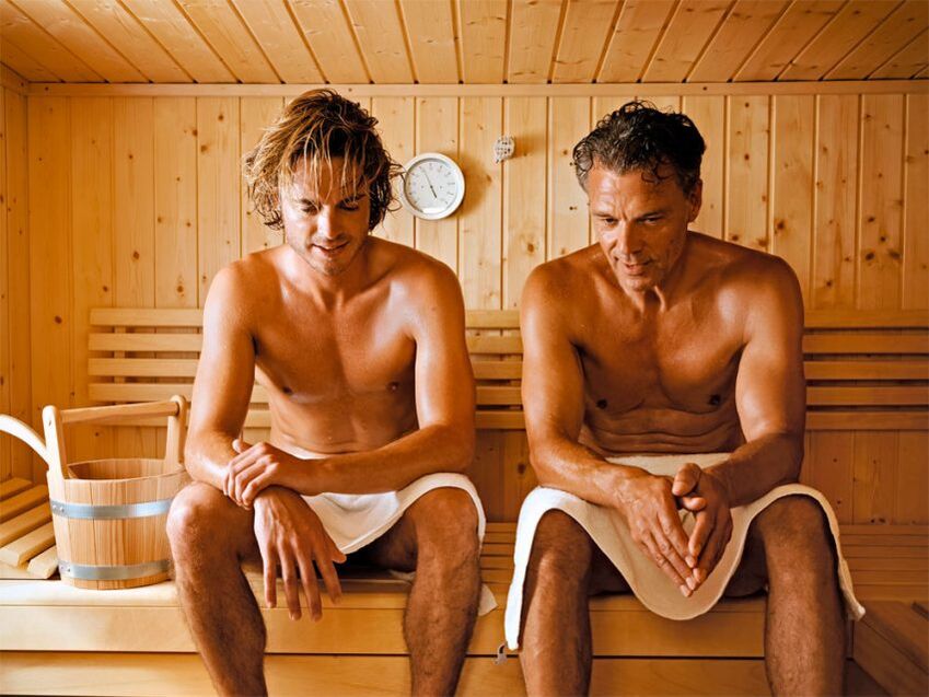 Os homes van á sauna para tratar a prostatite